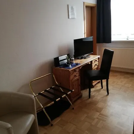 Πανσιόν Hinter Der Duene 3*